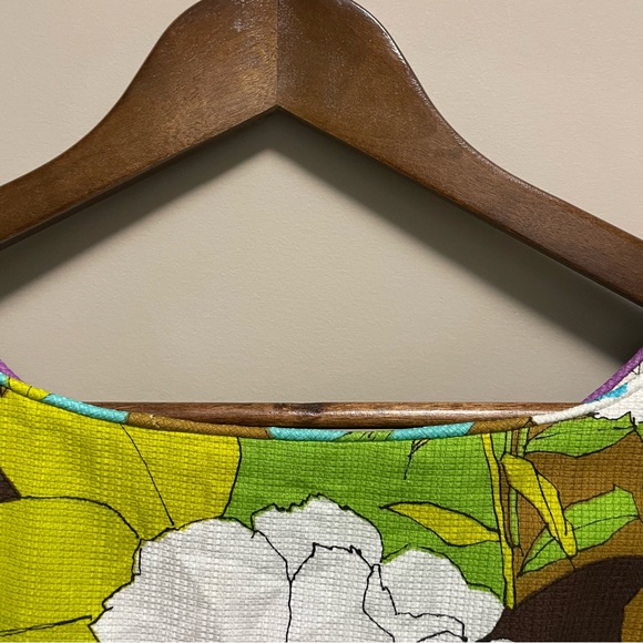 Vintage 60s Mini Dress With Bold Floral Pattern - Picture 2 of 13